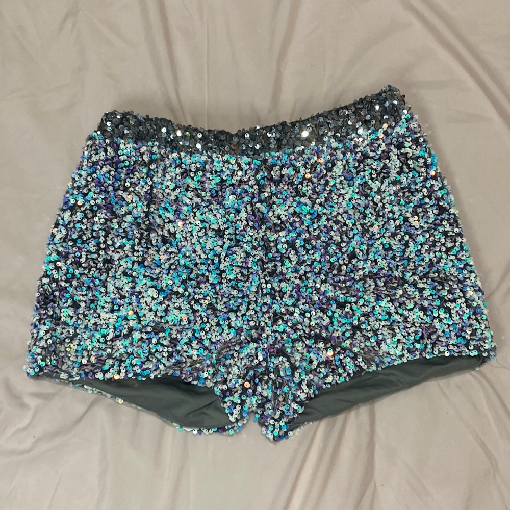 SPARKLY SHORTS ⭐️✨🌟